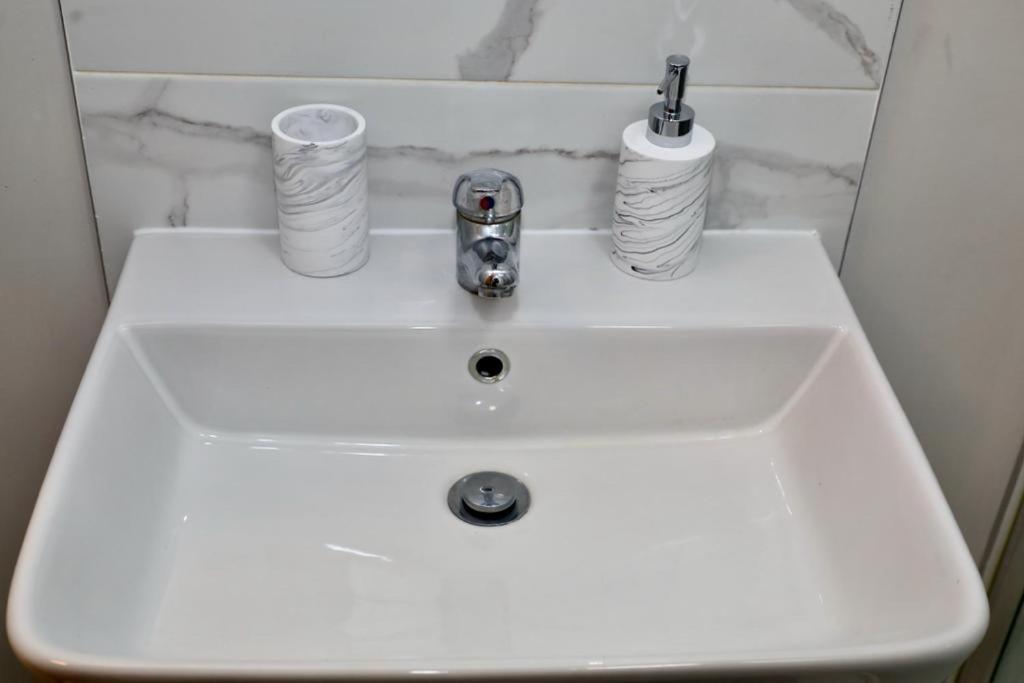Aqua Dreams - Serviced Luxury Modern Belfast City Centre 2 Bed Apartment Zewnętrze zdjęcie