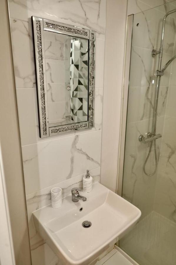 Aqua Dreams - Serviced Luxury Modern Belfast City Centre 2 Bed Apartment Zewnętrze zdjęcie